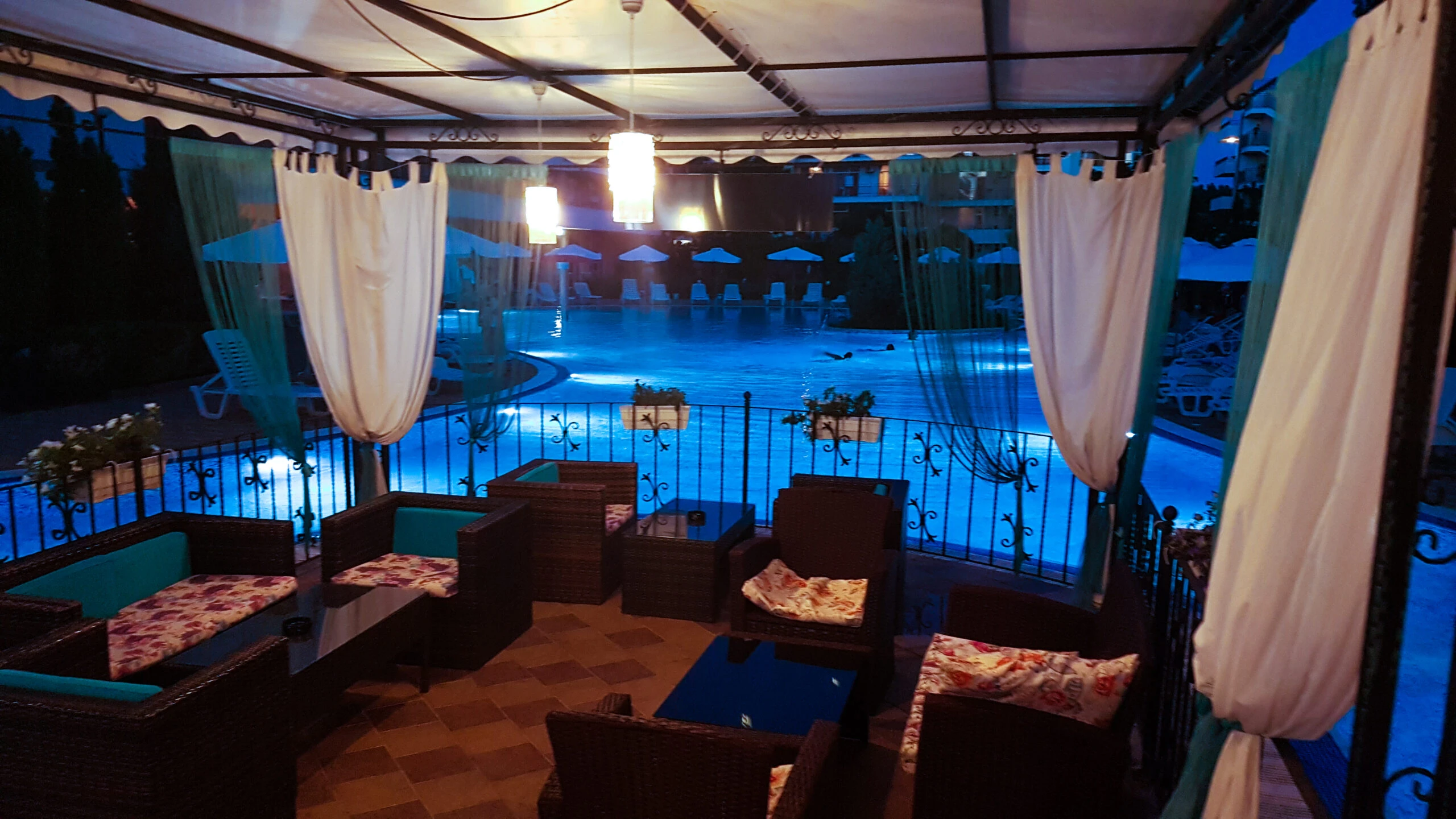 Słoneczne wakacje w apartamentach nad bułgarskim wybrzeżem